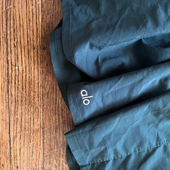 ALO Yoga Women's Dark Green Tennis Skirt - Picture 2 of 4